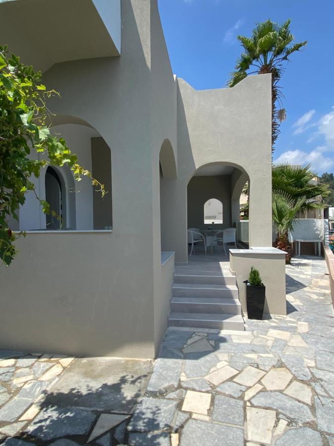 Beautiful House In Front Of The Sea Apartment Gazi Ngoại thất bức ảnh
